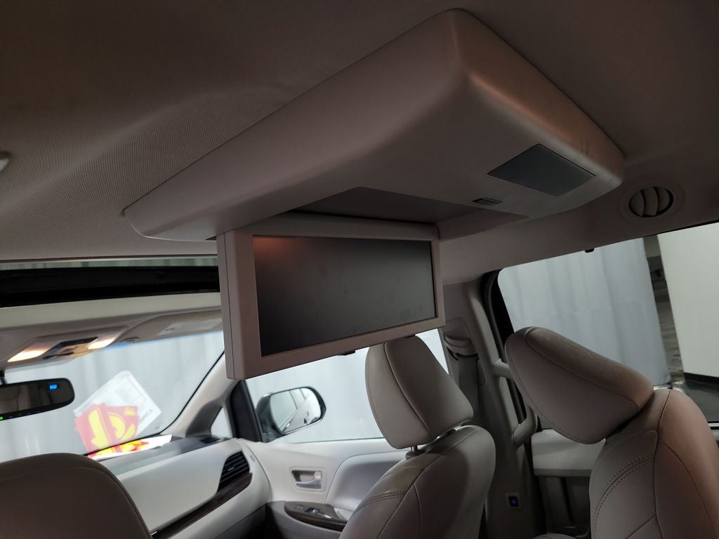 2015 Toyota Sienna XLE Premium 8 Passenger