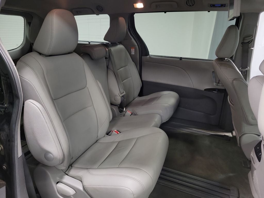 2015 Toyota Sienna XLE Premium 8 Passenger