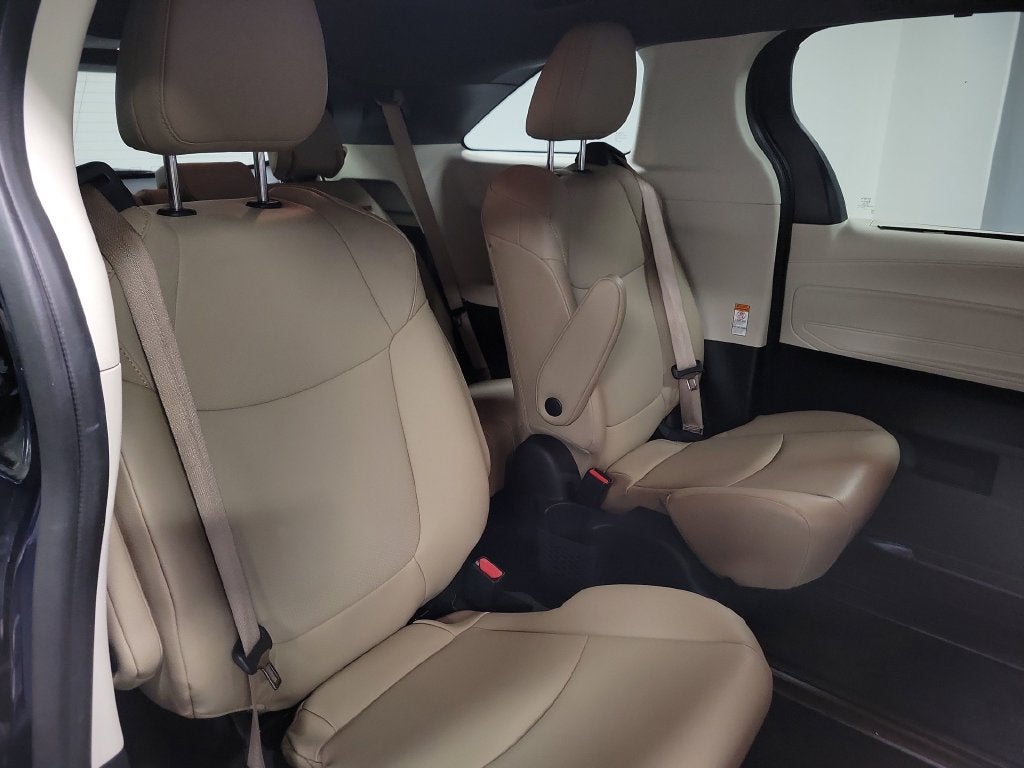 2022 Toyota Sienna XLE 7 Passenger