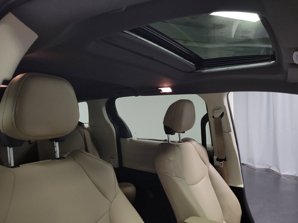 2022 Toyota Sienna XLE 7 Passenger