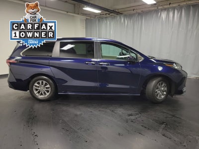 2022 Toyota Sienna XLE 7 Passenger
