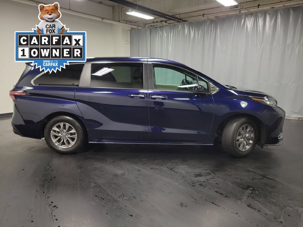 2022 Toyota Sienna XLE 7 Passenger