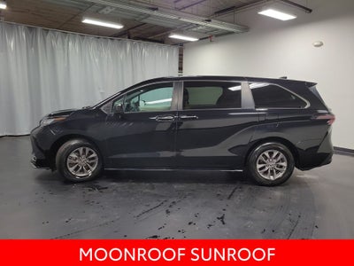 2023 Toyota Sienna XLE