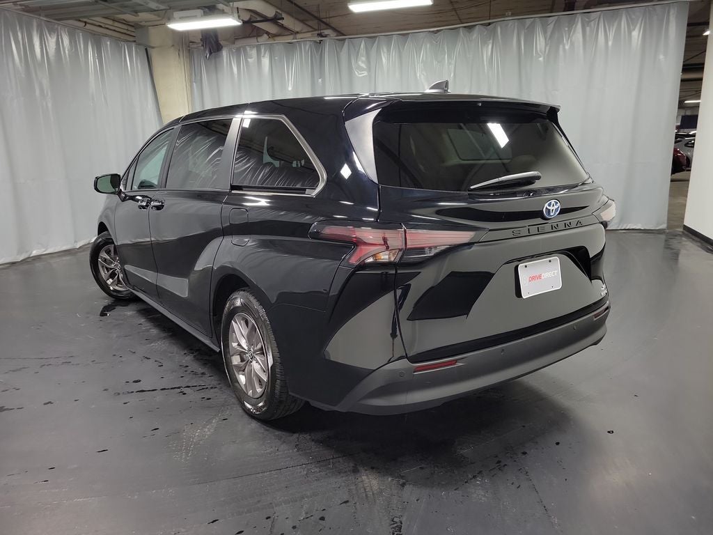 2023 Toyota Sienna XLE