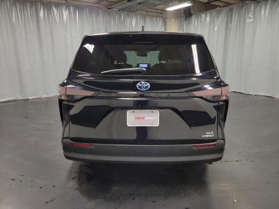 2023 Toyota Sienna XLE