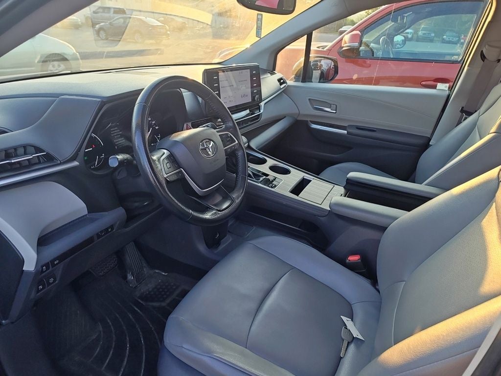 2021 Toyota Sienna XLE 7 Passenger