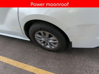 2022 Toyota Sienna XLE 7 Passenger