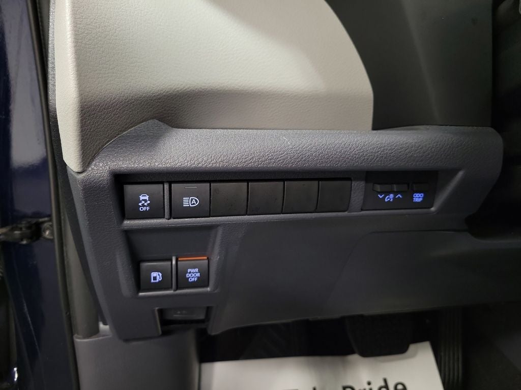 2023 Toyota Sienna XLE 7 Passenger