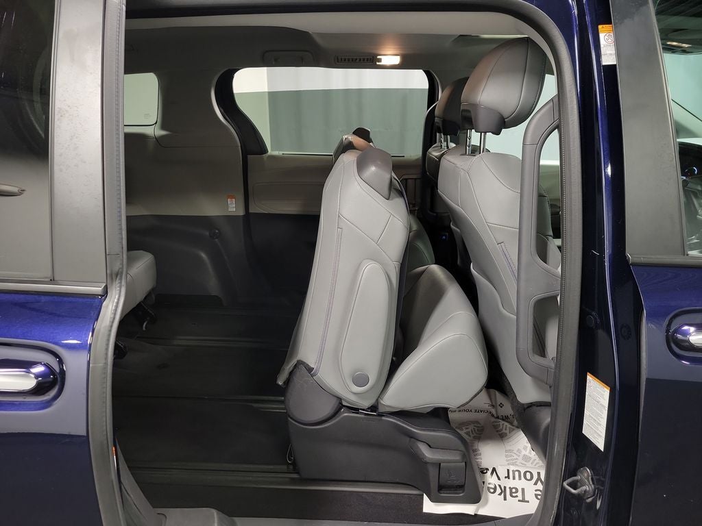 2023 Toyota Sienna XLE 7 Passenger