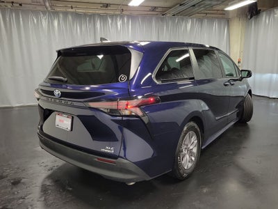 2023 Toyota Sienna XLE 7 Passenger