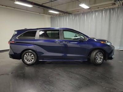 2023 Toyota Sienna XLE 7 Passenger