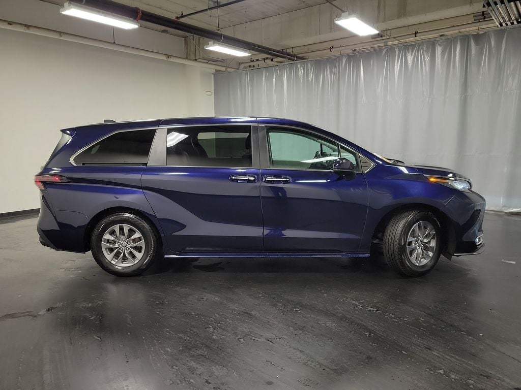2023 Toyota Sienna XLE 7 Passenger