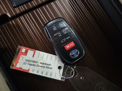 2022 Toyota Sienna XLE 7 Passenger