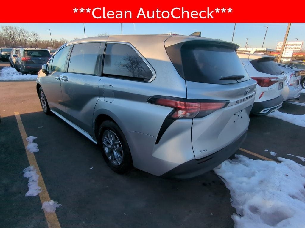2022 Toyota Sienna XLE 7 Passenger