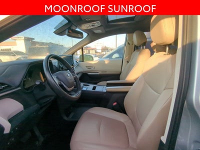 2022 Toyota Sienna XLE 7 Passenger