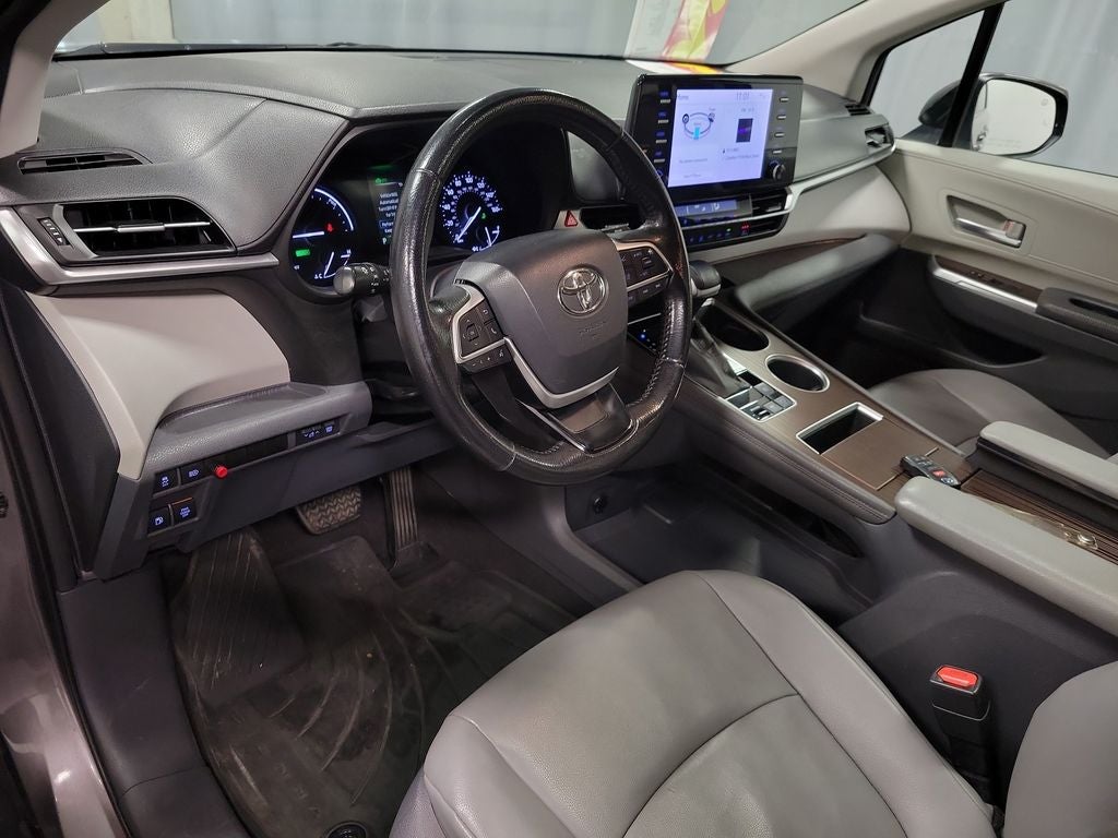2021 Toyota Sienna XLE 7 Passenger