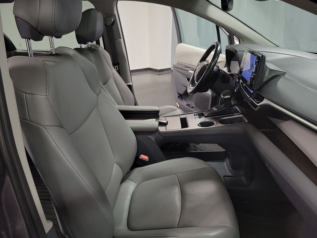 2021 Toyota Sienna XLE 7 Passenger