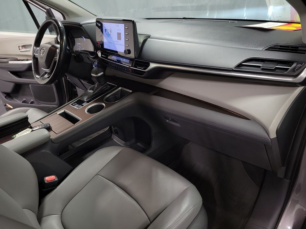 2021 Toyota Sienna XLE 7 Passenger