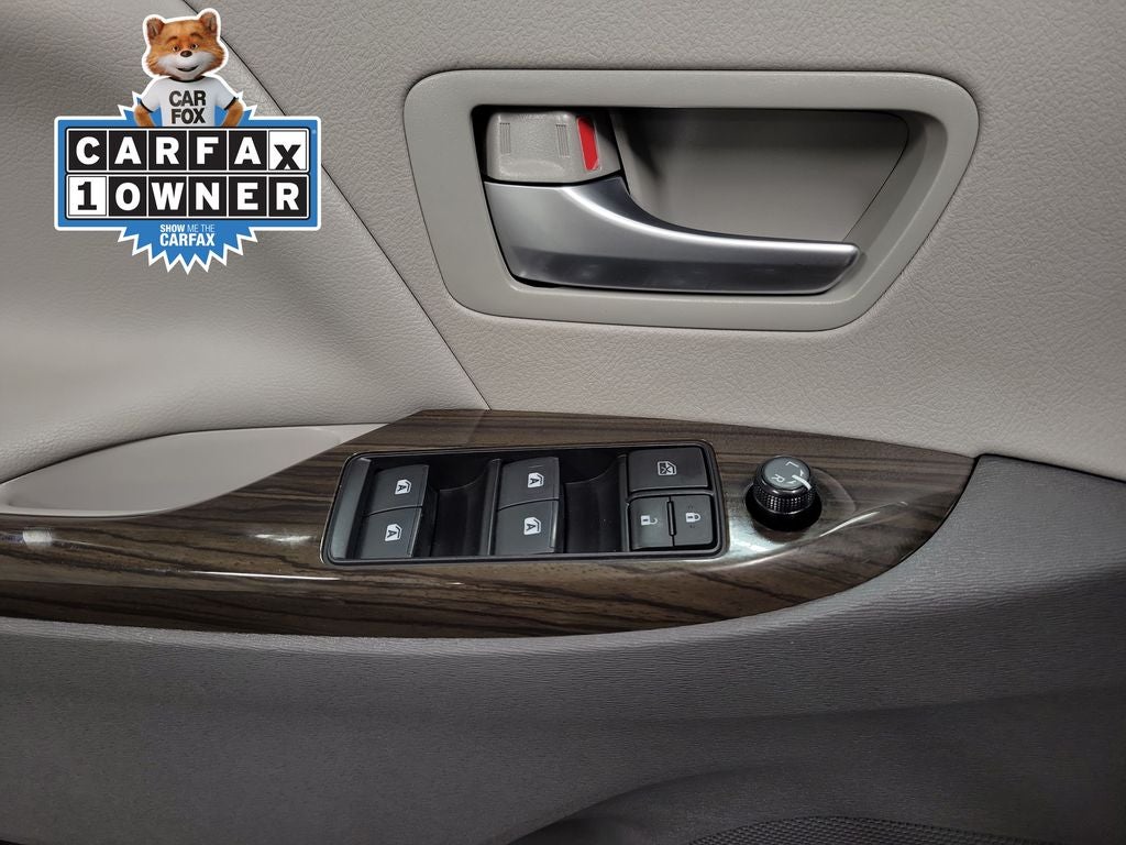 2017 Toyota Sienna Limited 8 Passenger