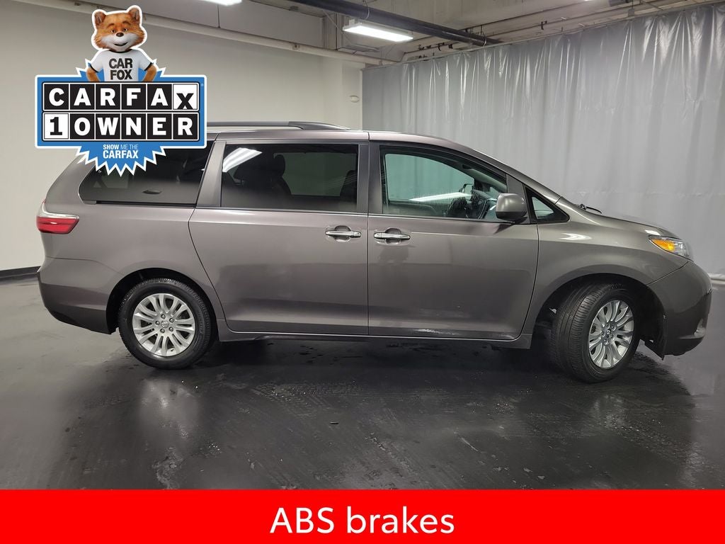 2017 Toyota Sienna Limited 8 Passenger