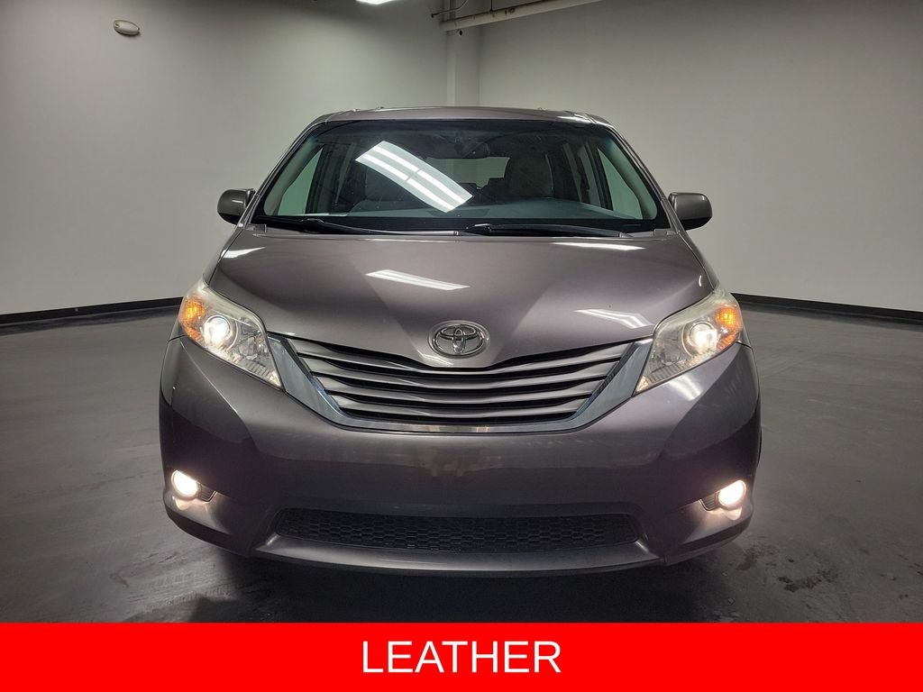 2017 Toyota Sienna XLE Premium 8 Passenger