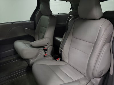2017 Toyota Sienna XLE Premium 8 Passenger