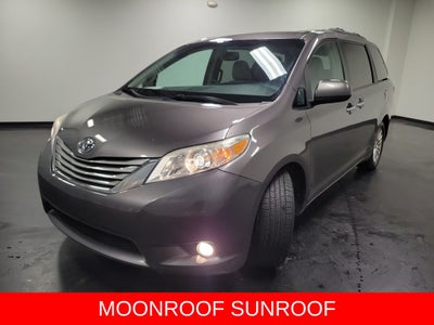 2017 Toyota Sienna XLE Premium 8 Passenger