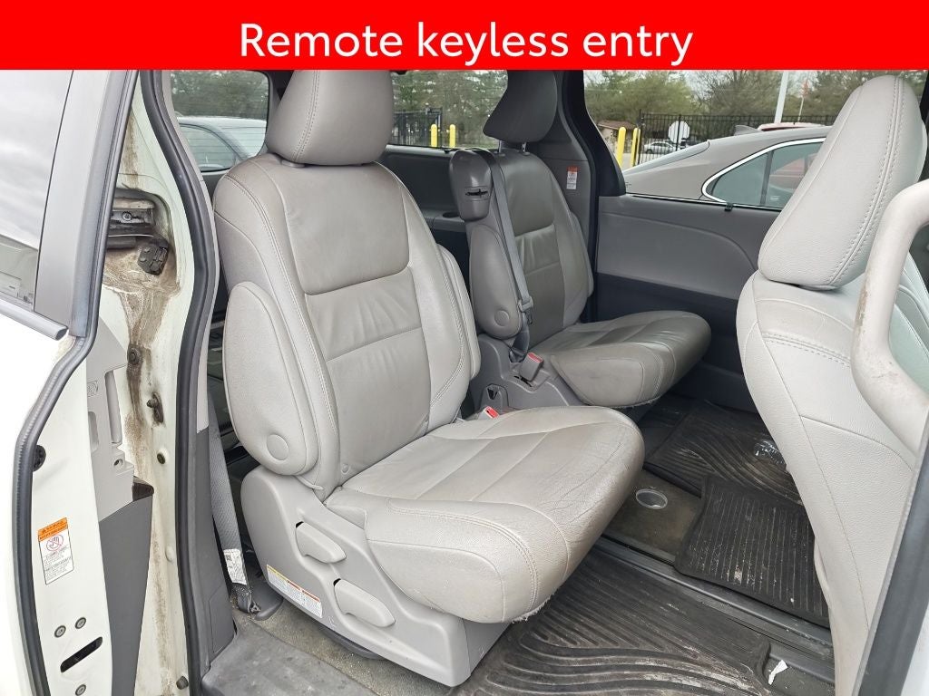2017 Toyota Sienna XLE 8 Passenger