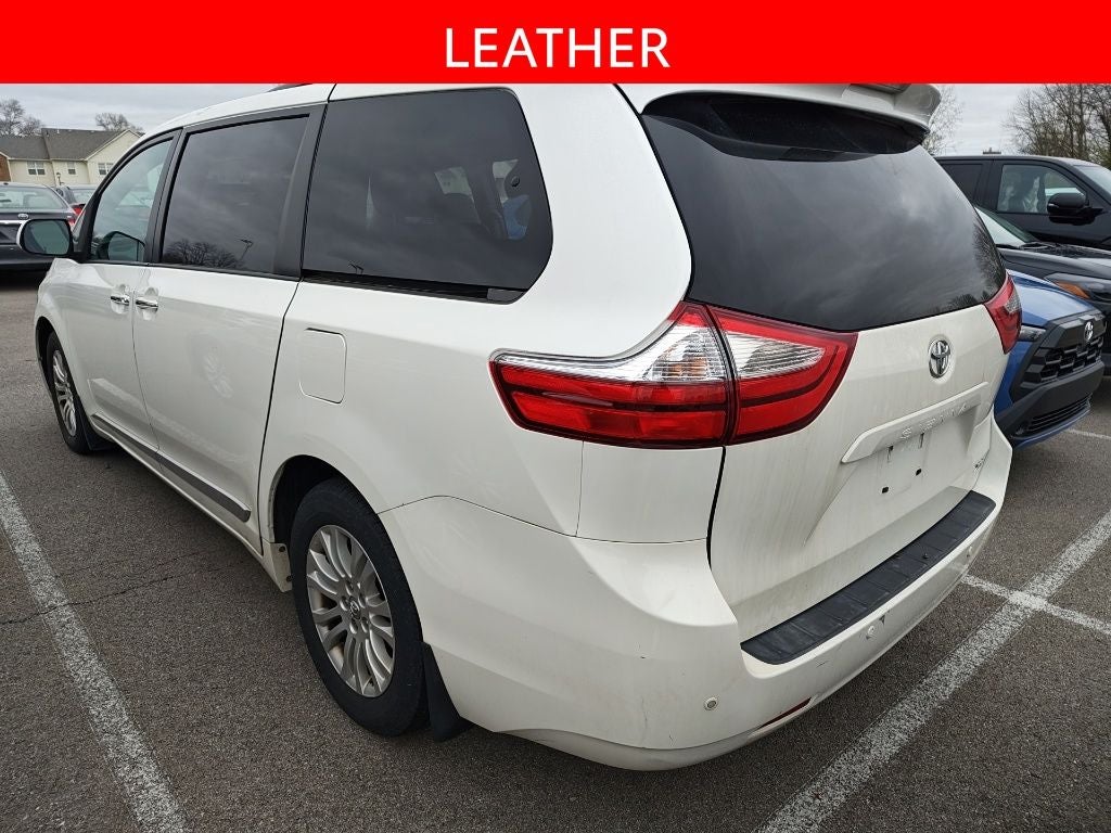 2017 Toyota Sienna XLE 8 Passenger