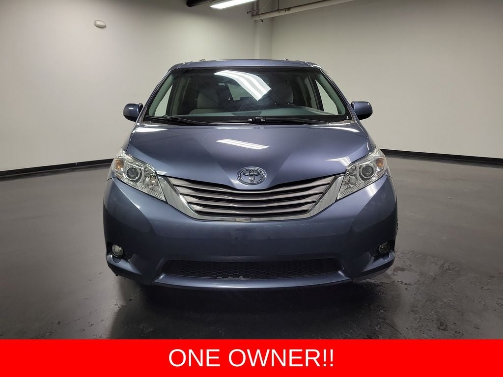 2017 Toyota Sienna XLE Premium 8 Passenger