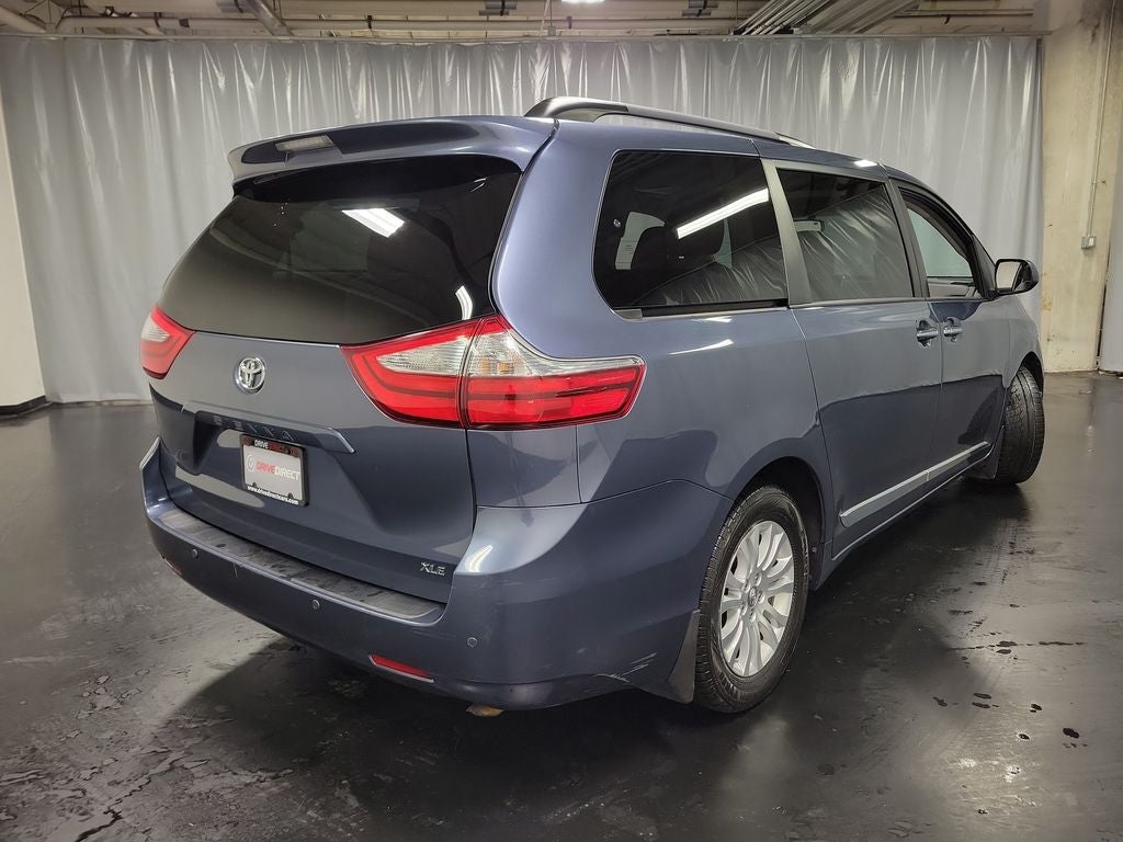 2017 Toyota Sienna XLE Premium 8 Passenger
