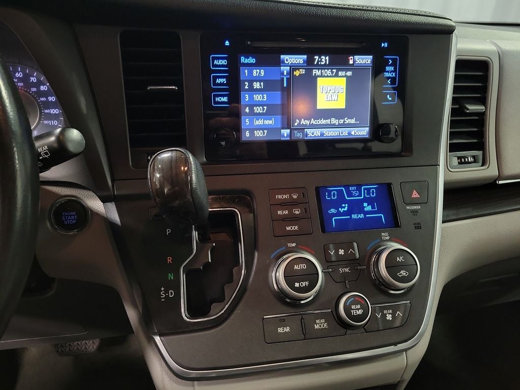 2017 Toyota Sienna XLE 8 Passenger