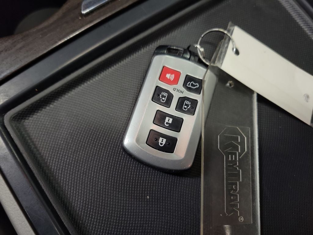 2017 Toyota Sienna XLE 8 Passenger