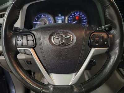 2017 Toyota Sienna XLE 8 Passenger