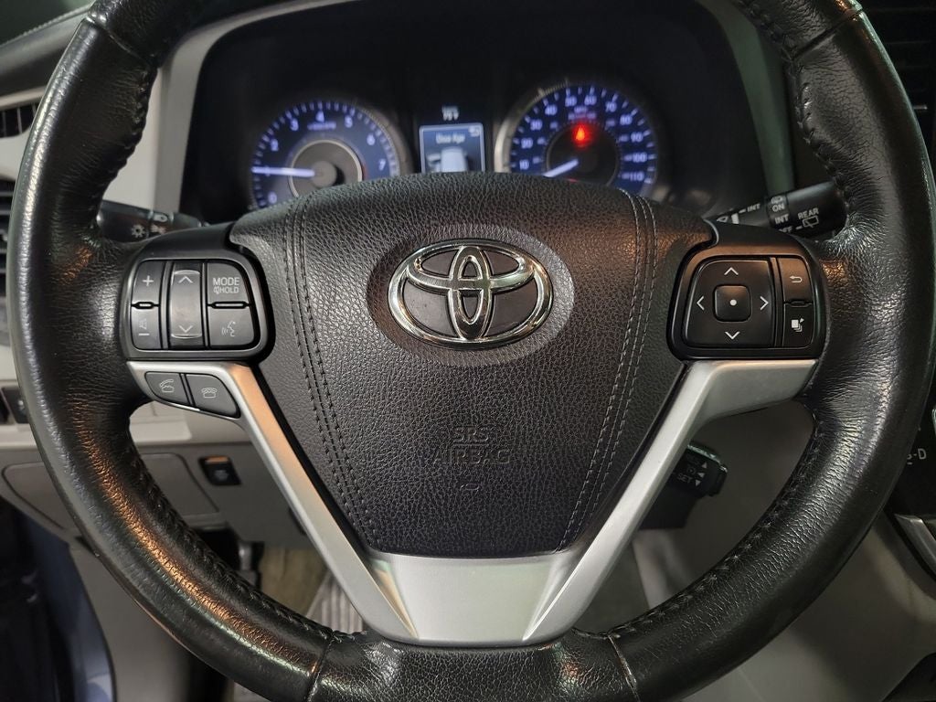 2017 Toyota Sienna XLE 8 Passenger