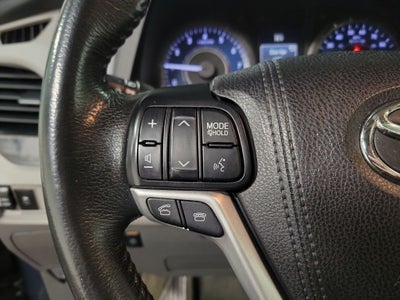 2017 Toyota Sienna XLE 8 Passenger
