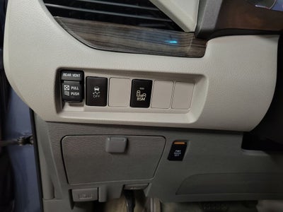 2017 Toyota Sienna XLE 8 Passenger