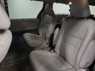 2017 Toyota Sienna XLE 8 Passenger