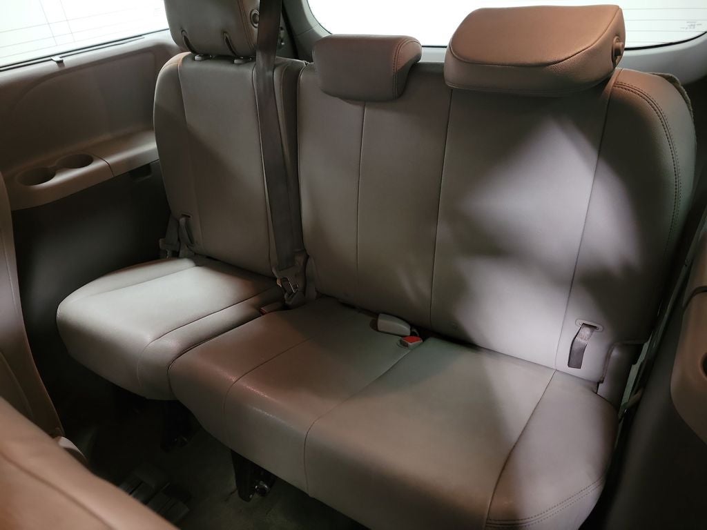 2017 Toyota Sienna XLE 8 Passenger