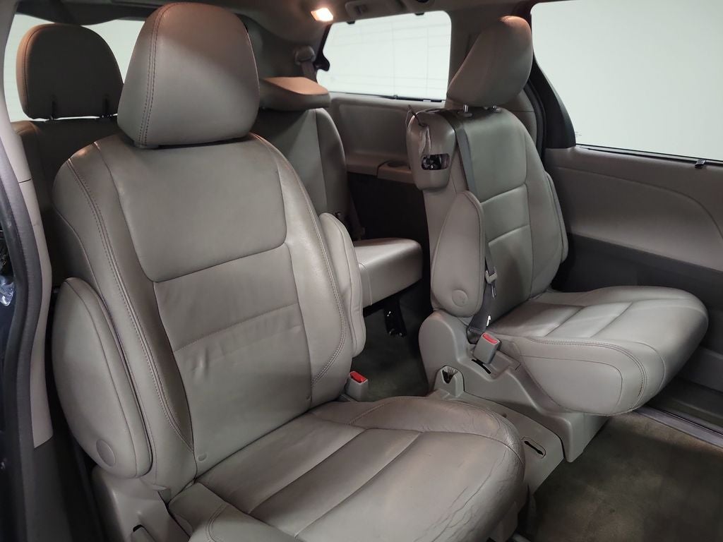 2017 Toyota Sienna XLE 8 Passenger