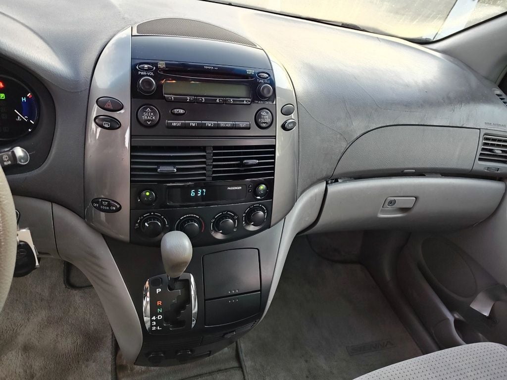 2009 Toyota Sienna LE
