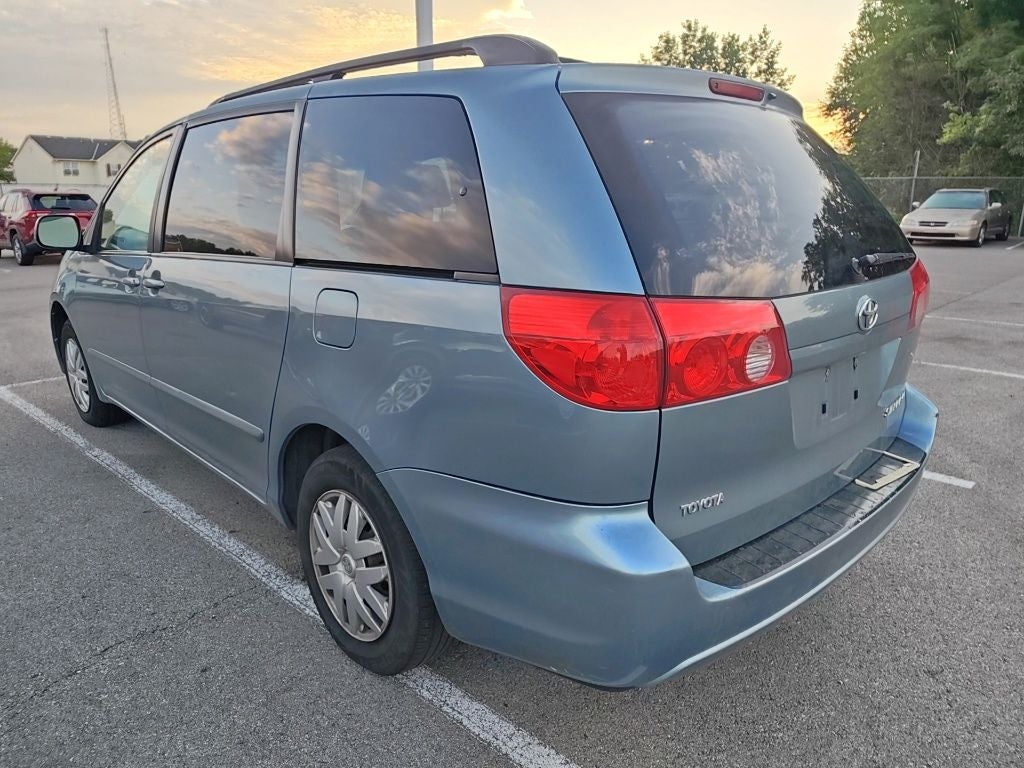 2009 Toyota Sienna LE