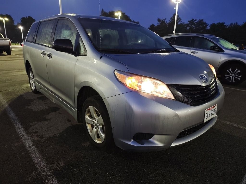 2014 Toyota Sienna L 7 Passenger