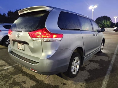 2014 Toyota Sienna L 7 Passenger