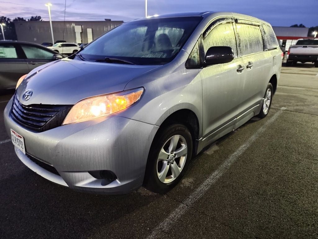 2014 Toyota Sienna L 7 Passenger