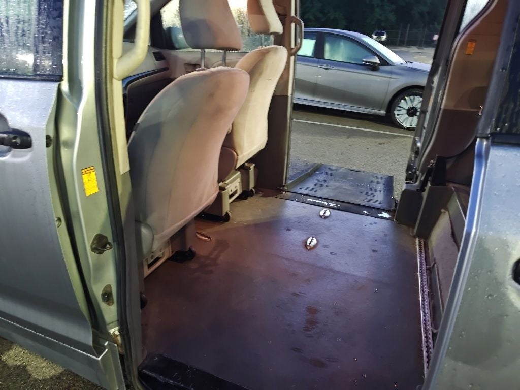 2014 Toyota Sienna L 7 Passenger