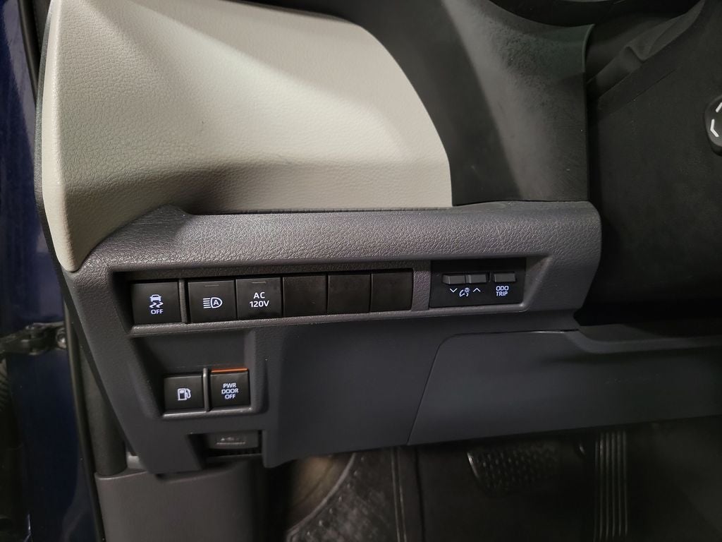 2021 Toyota Sienna Limited 7 Passenger