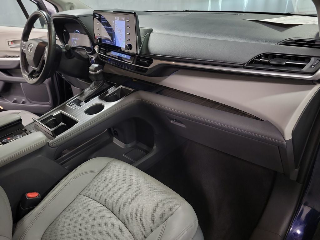 2021 Toyota Sienna Limited 7 Passenger