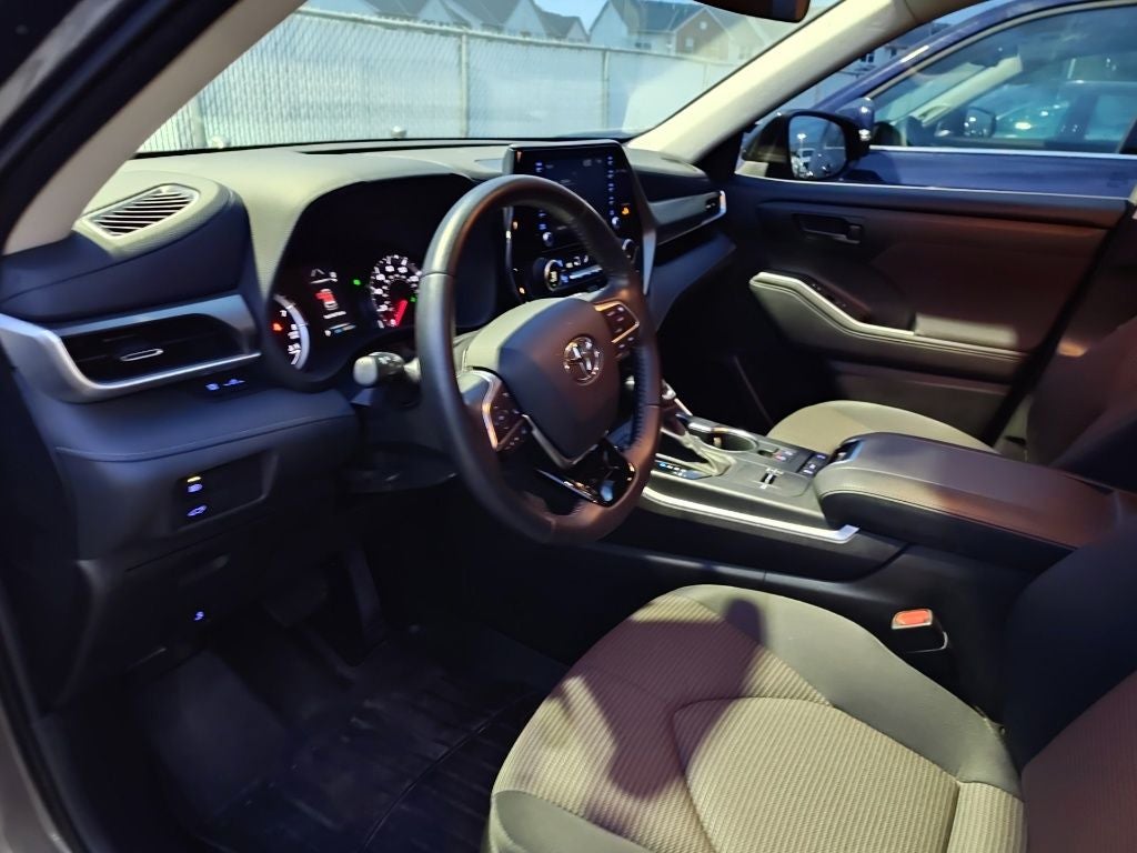 2021 Toyota Highlander LE