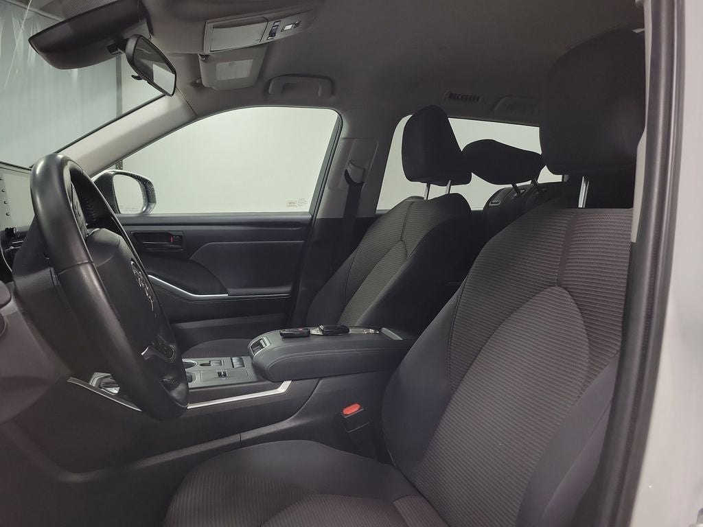 2020 Toyota Highlander LE